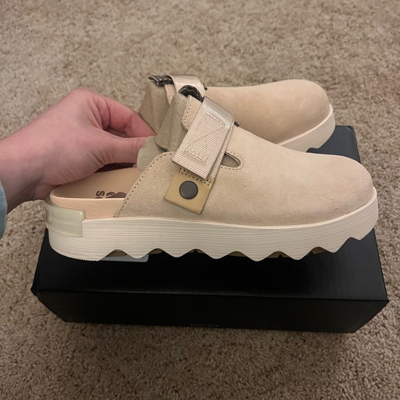 Sorel VIBE Clog - brand new in box! - Picture 3 of 4